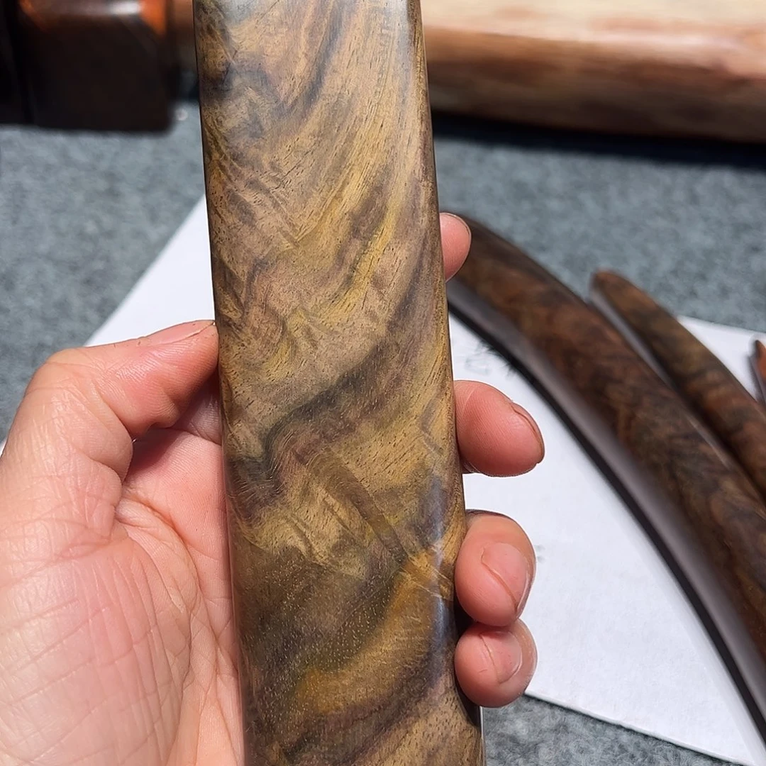 交趾黄檀（大红酸枝）m**s