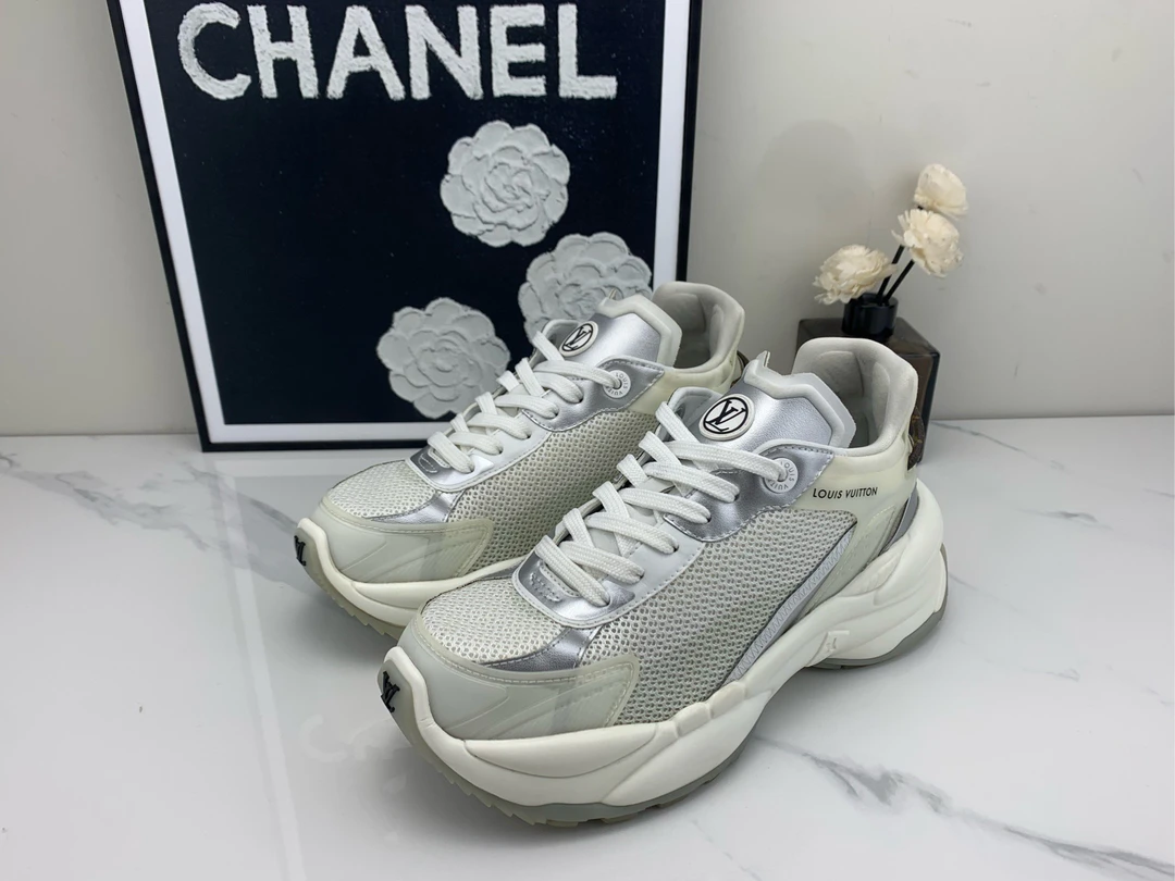 99新 LouisVuitton/路易威登 run55灰白老花休闲鞋36.5码/jm00732
