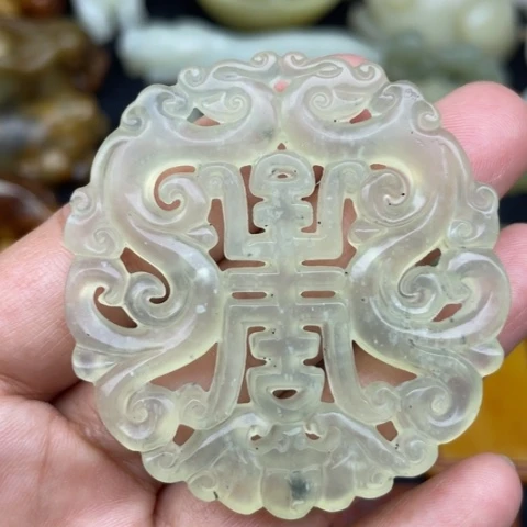 未镶嵌蛇纹石玉颈饰8
