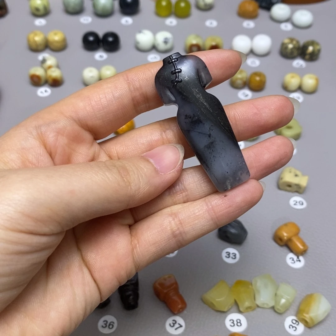 蛇纹石玉配饰合金顾*叔