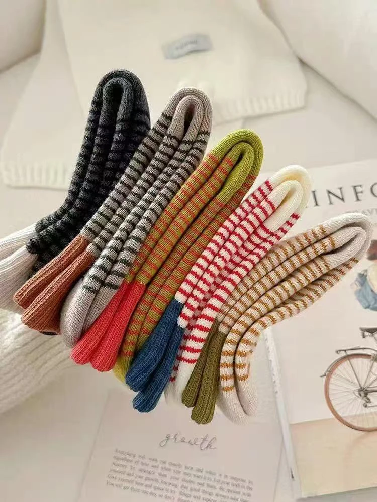 东大门韩国秋冬新款日系条纹拼色撞色少女休闲百搭中筒袜