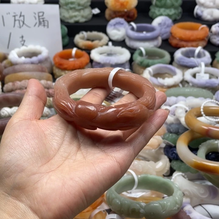 釰***㘥石英质玉未镶嵌手镯