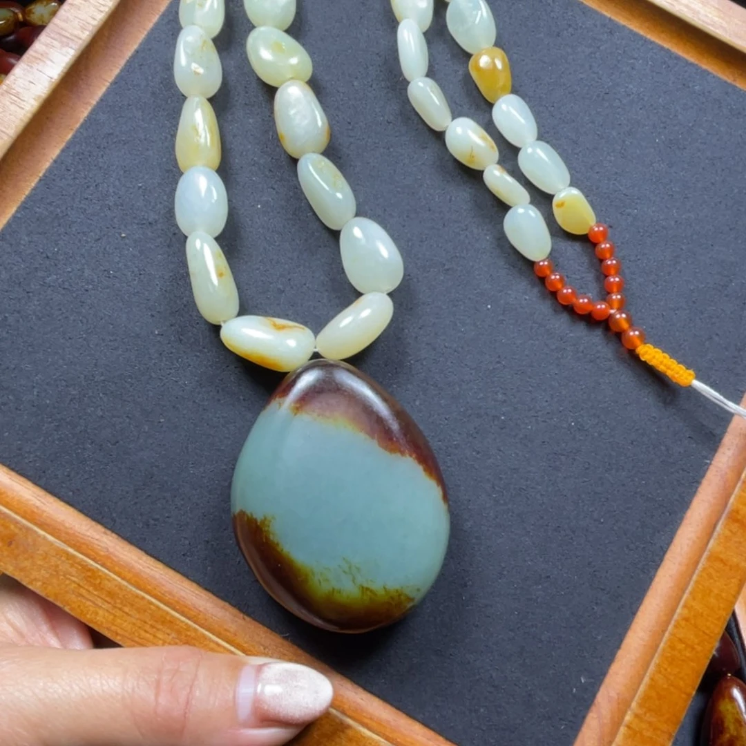 颈饰未镶嵌和田玉