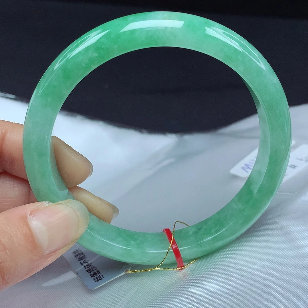 翡翠手镯未镶嵌62圈496