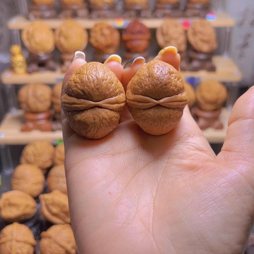 把件桃核血玉元宝H02、