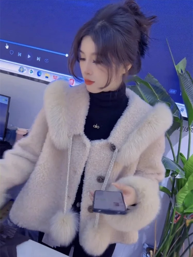 2025冬季网红新款时尚毛毛外套女高级感披肩连帽加厚羊羔毛短上衣