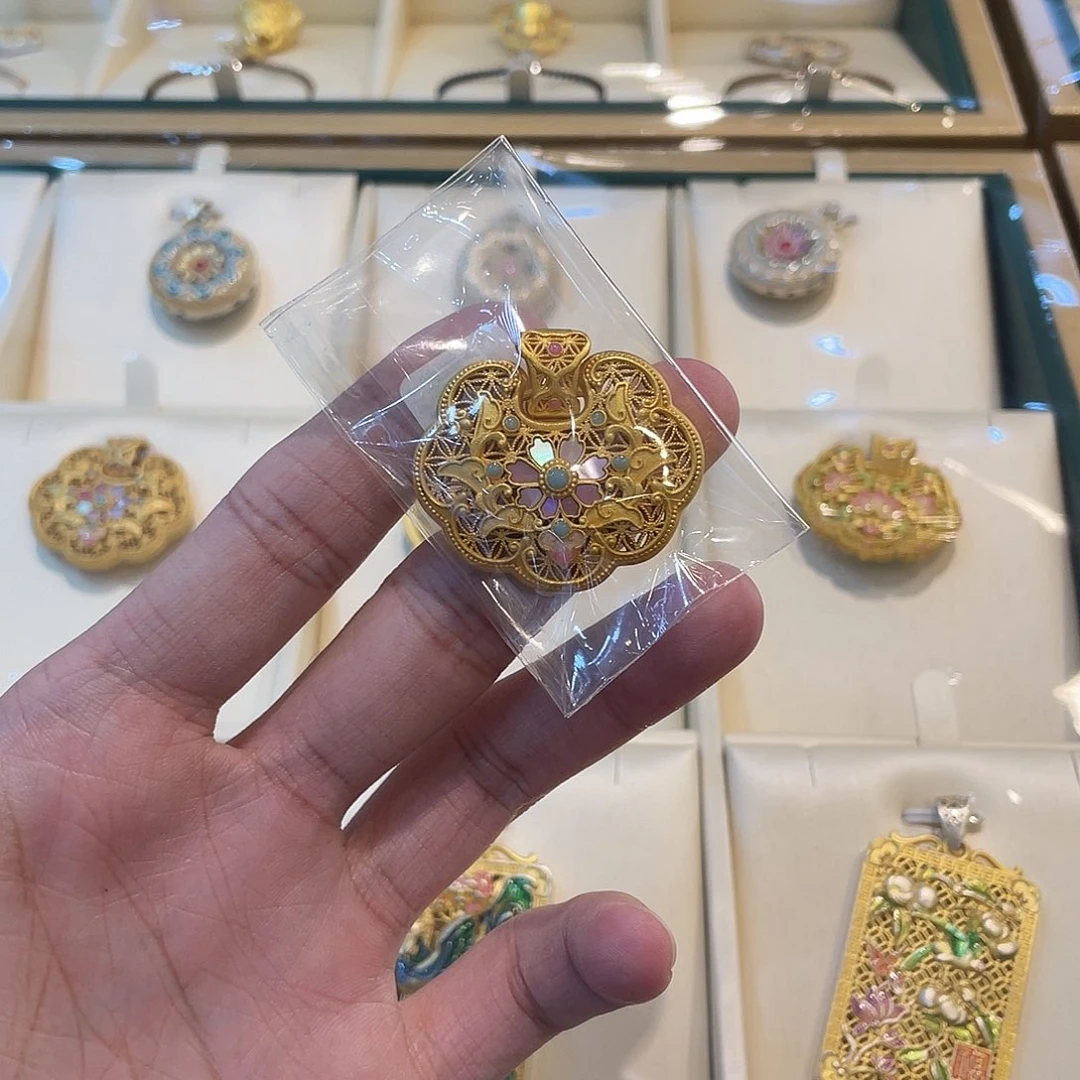 珐琅足银喜银锁吊坠