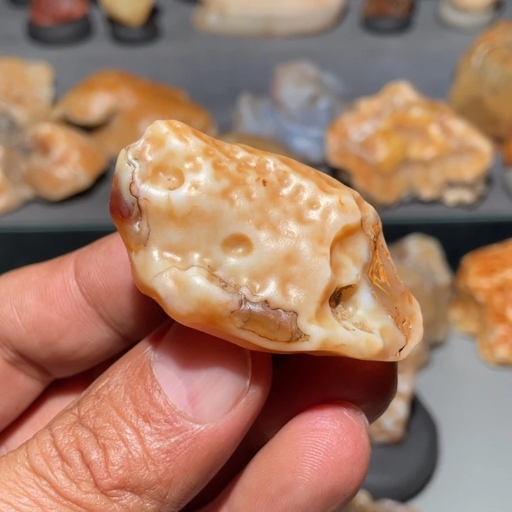 佛***生石材阿拉善沙漠奇石