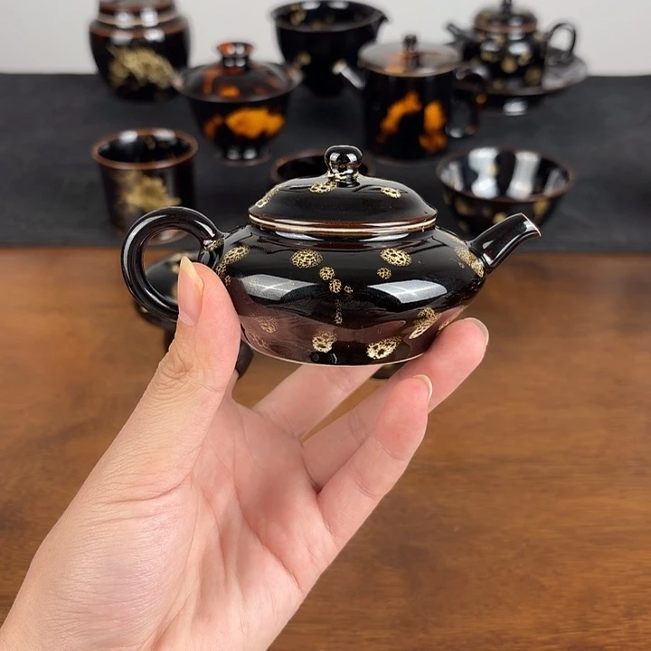 瓷点彩鹧鸪斑小品壶