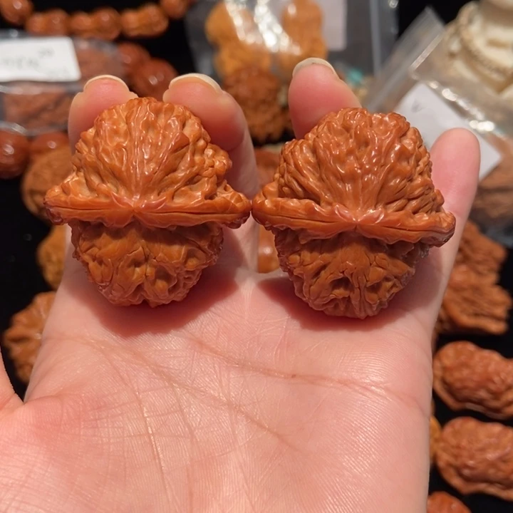 文玩核桃把件40白狮子