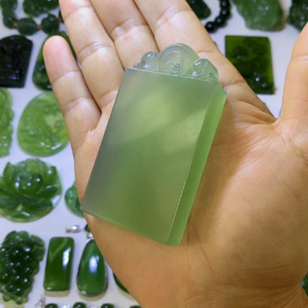 【闪购商品】未镶嵌蛇纹石玉颈饰s**e