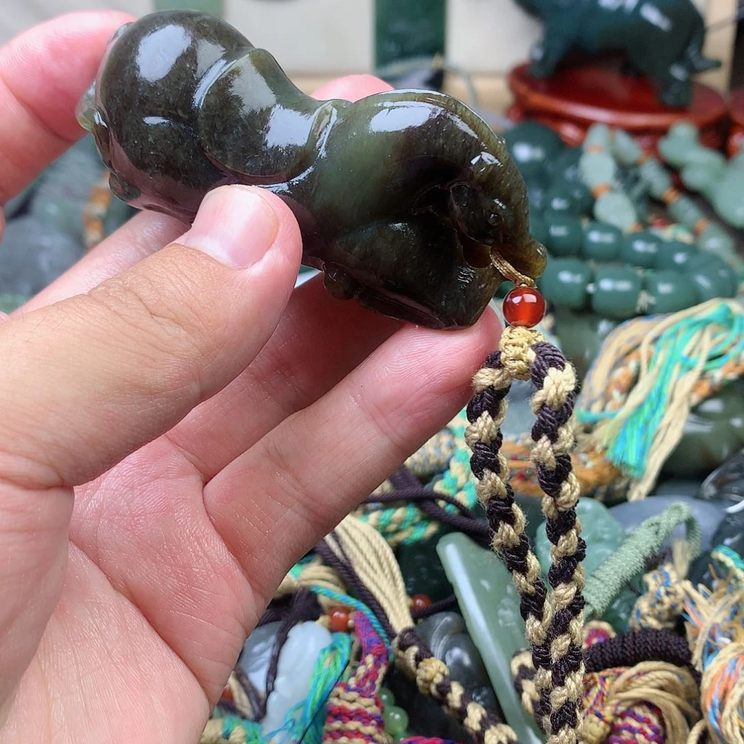 和田玉未镶嵌颈饰