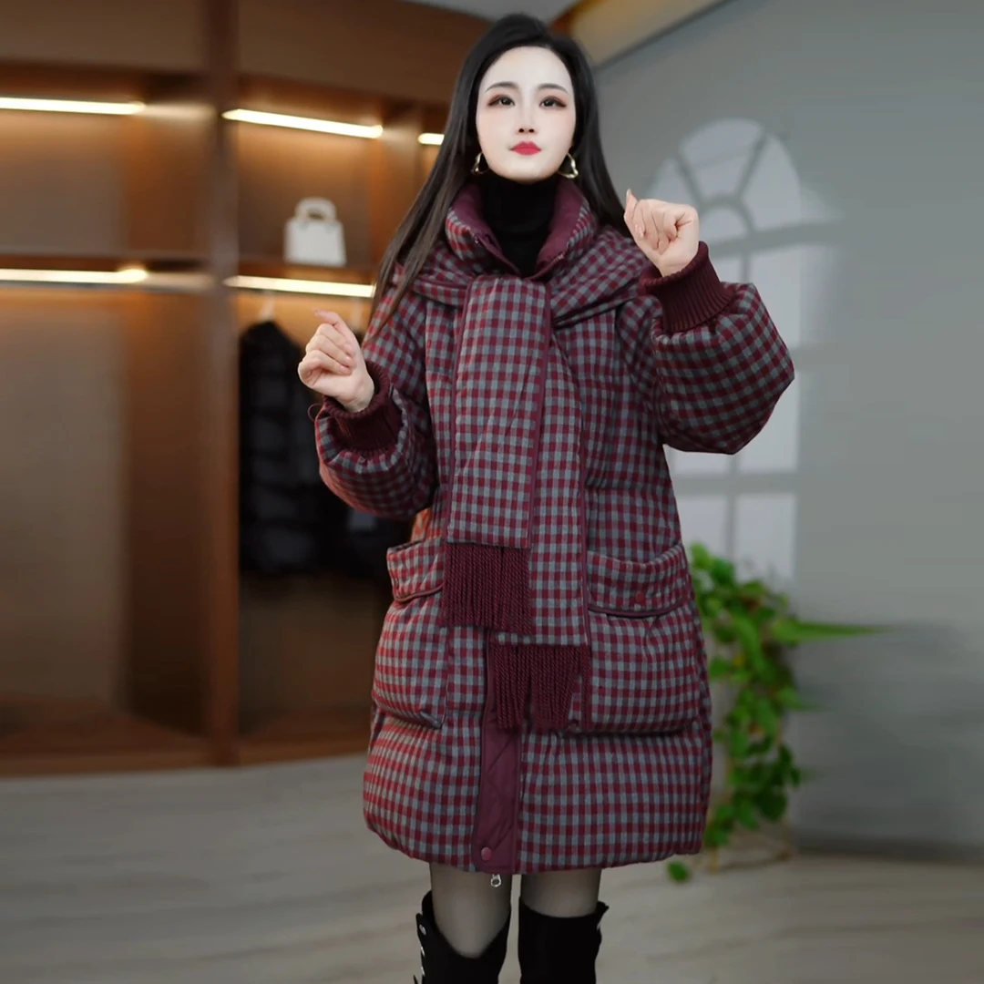 妈妈装冬季2025新款围巾连帽通勤百搭时尚宽松加厚保暖羽绒服