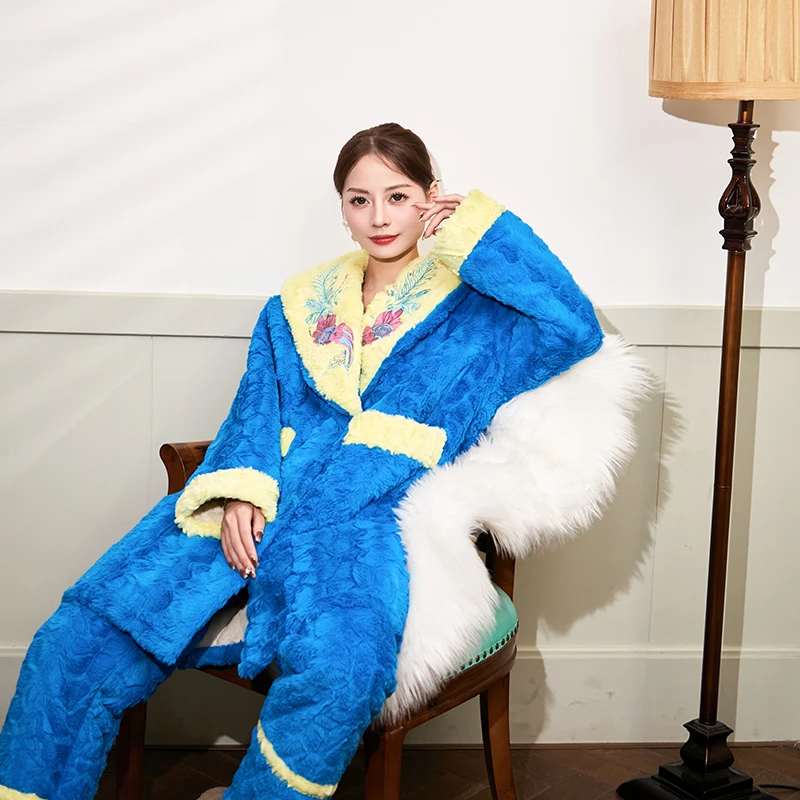 7047原创潮流翻领高货家居服冬季睡衣套装绣花款