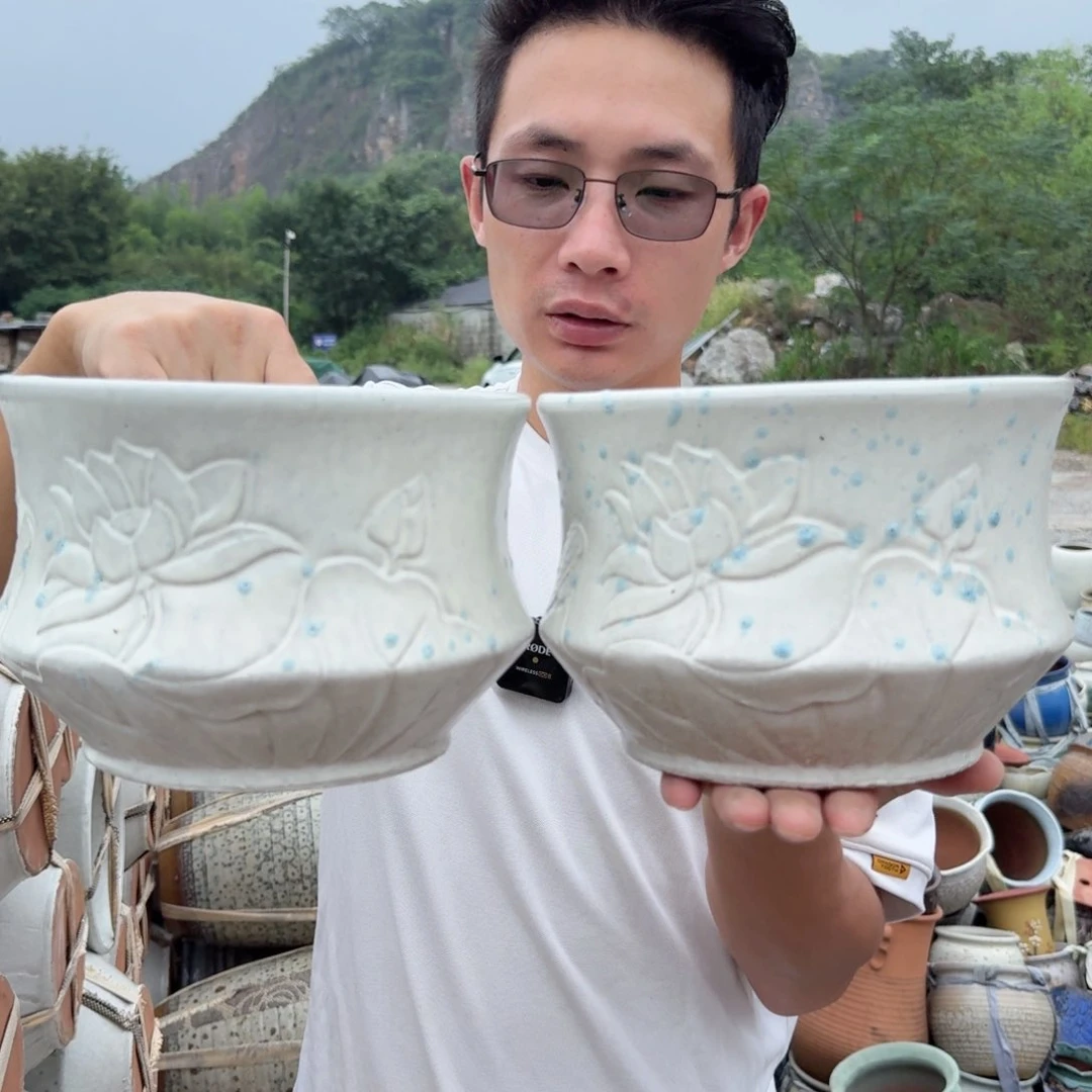 紫砂花盆口20高15（两个拼荷花白色