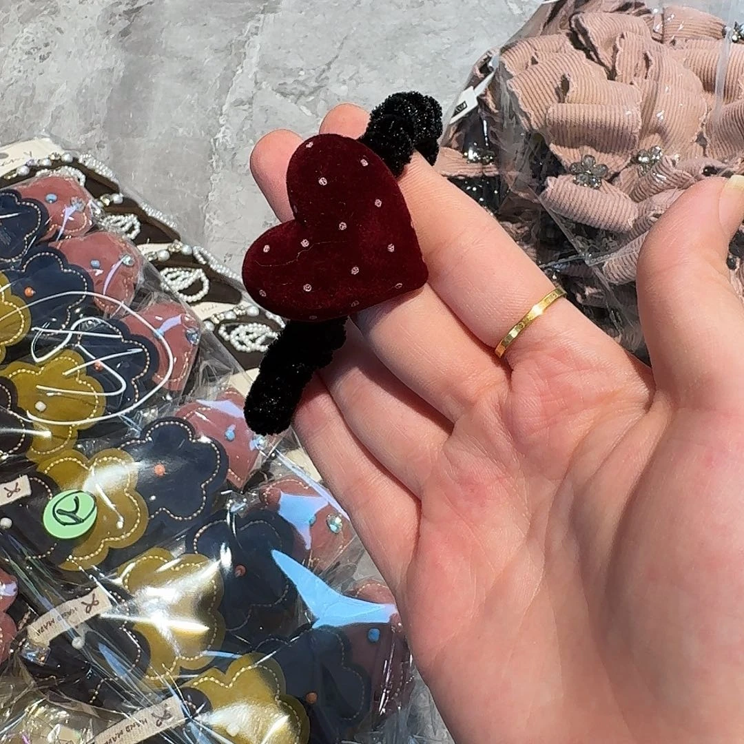 非金属红色爱心发绳