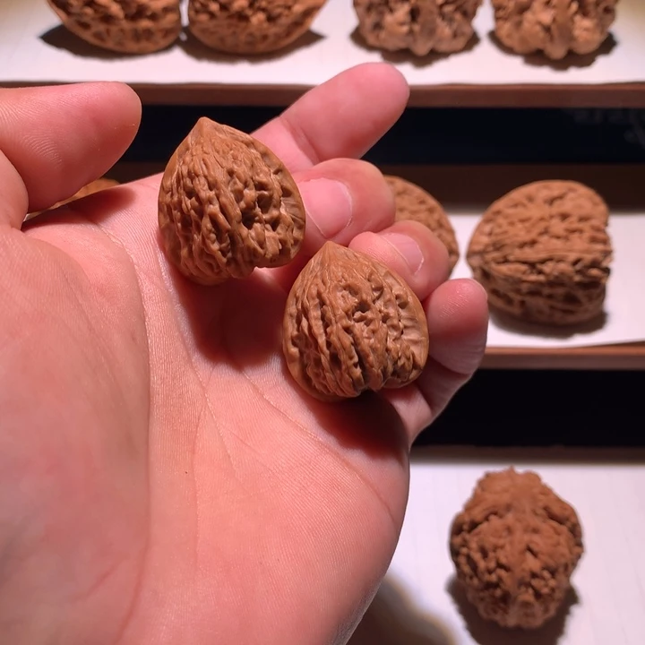 还***来文玩核桃吊坠野生