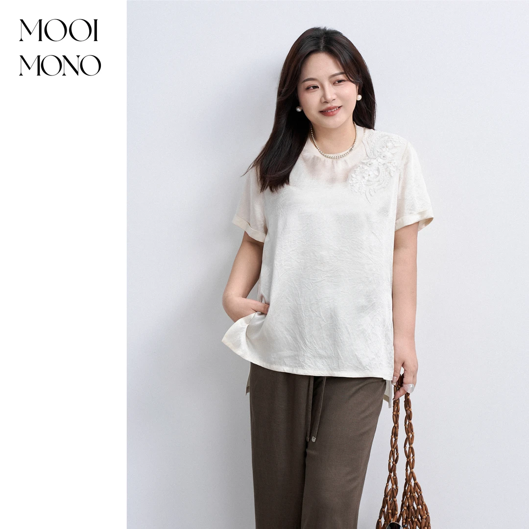 MOOI MONO"蝶影珍珠”显瘦气质醋酸重工贴花圆领短袖T恤 T994H52