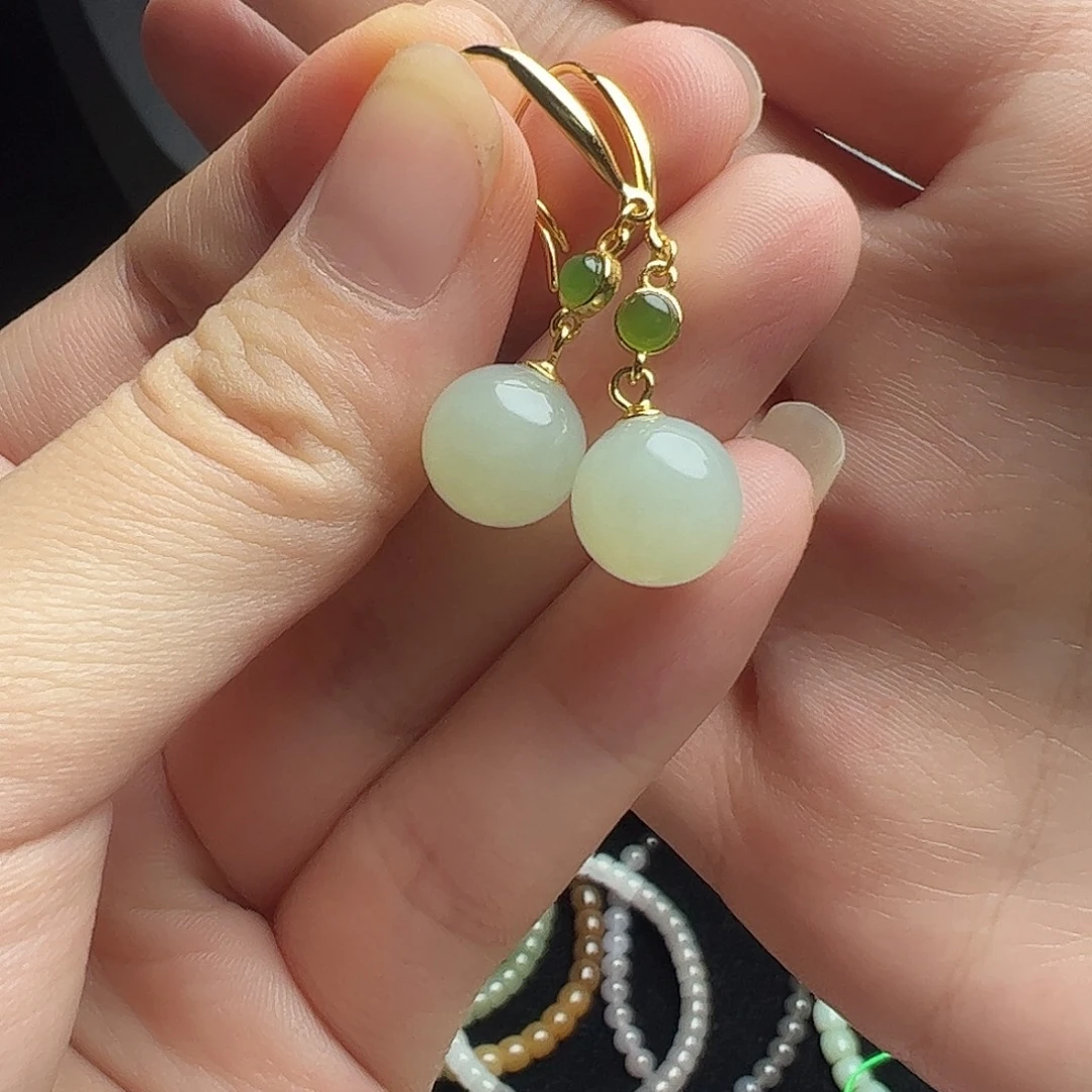 和田玉未镶嵌耳饰