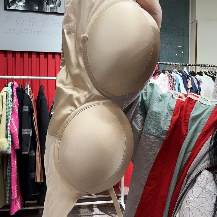 L 几个哥哥华军晶晶呢