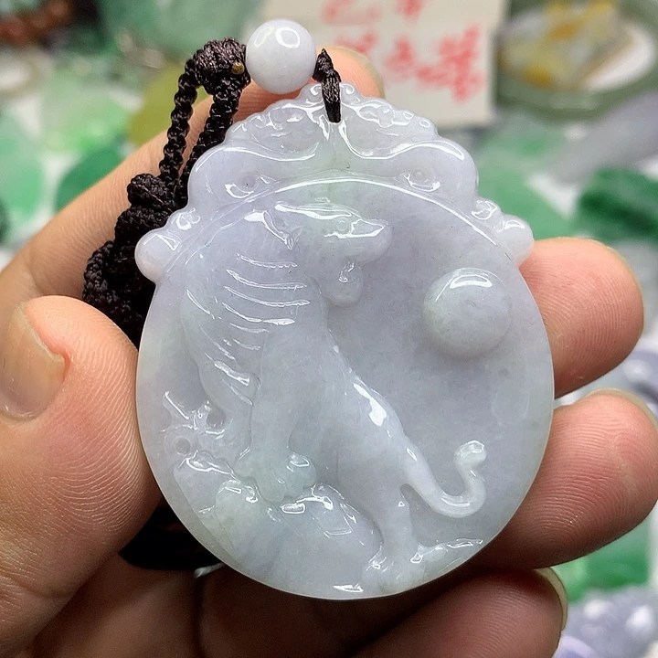 翡翠未镶嵌吊坠(赠链)