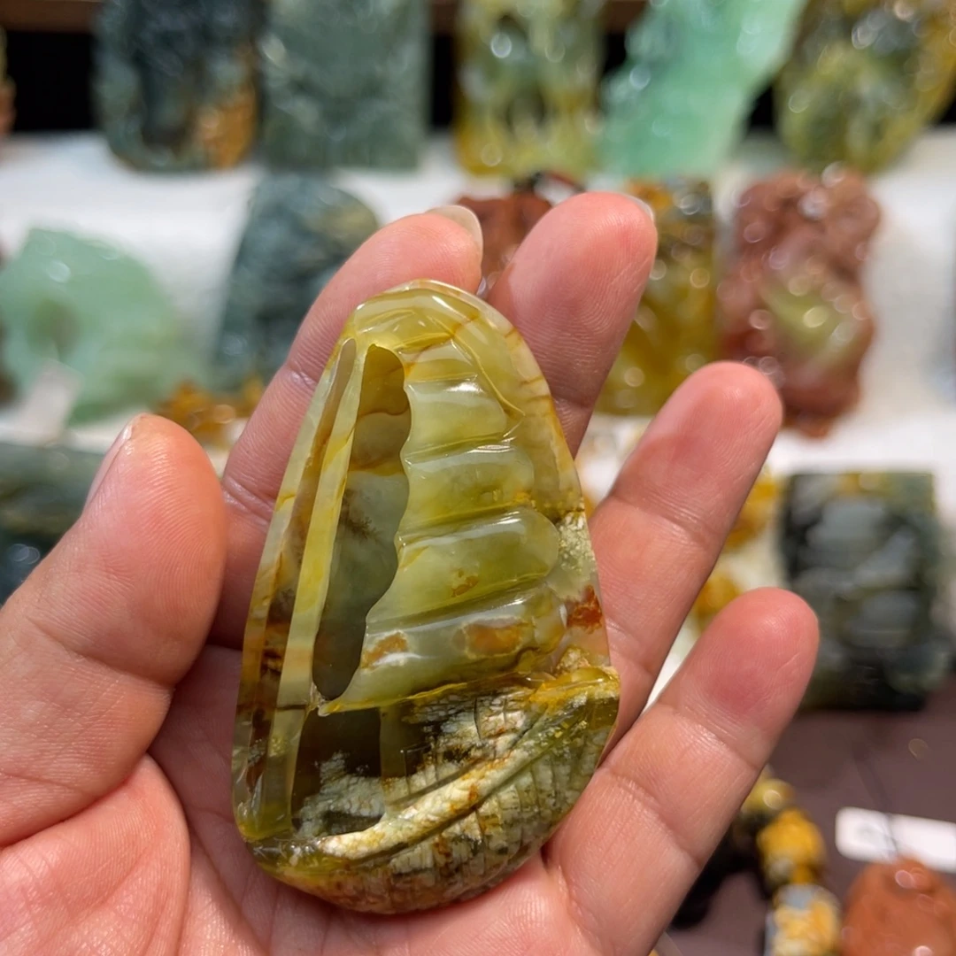 未镶嵌蛇纹石玉颈饰