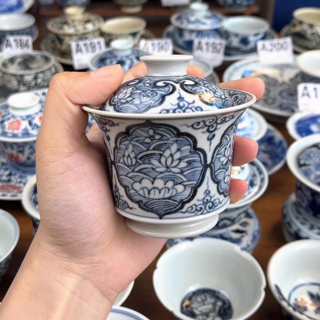 关***仝微瑕海生花马蹄盖碗