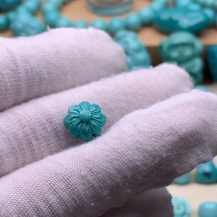 绿松石未镶嵌珠宝奇石