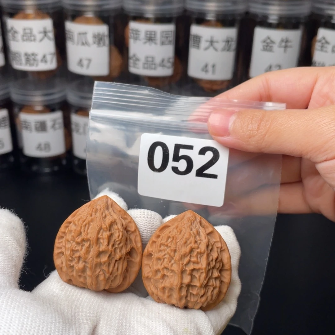 文玩核桃把件37金牛