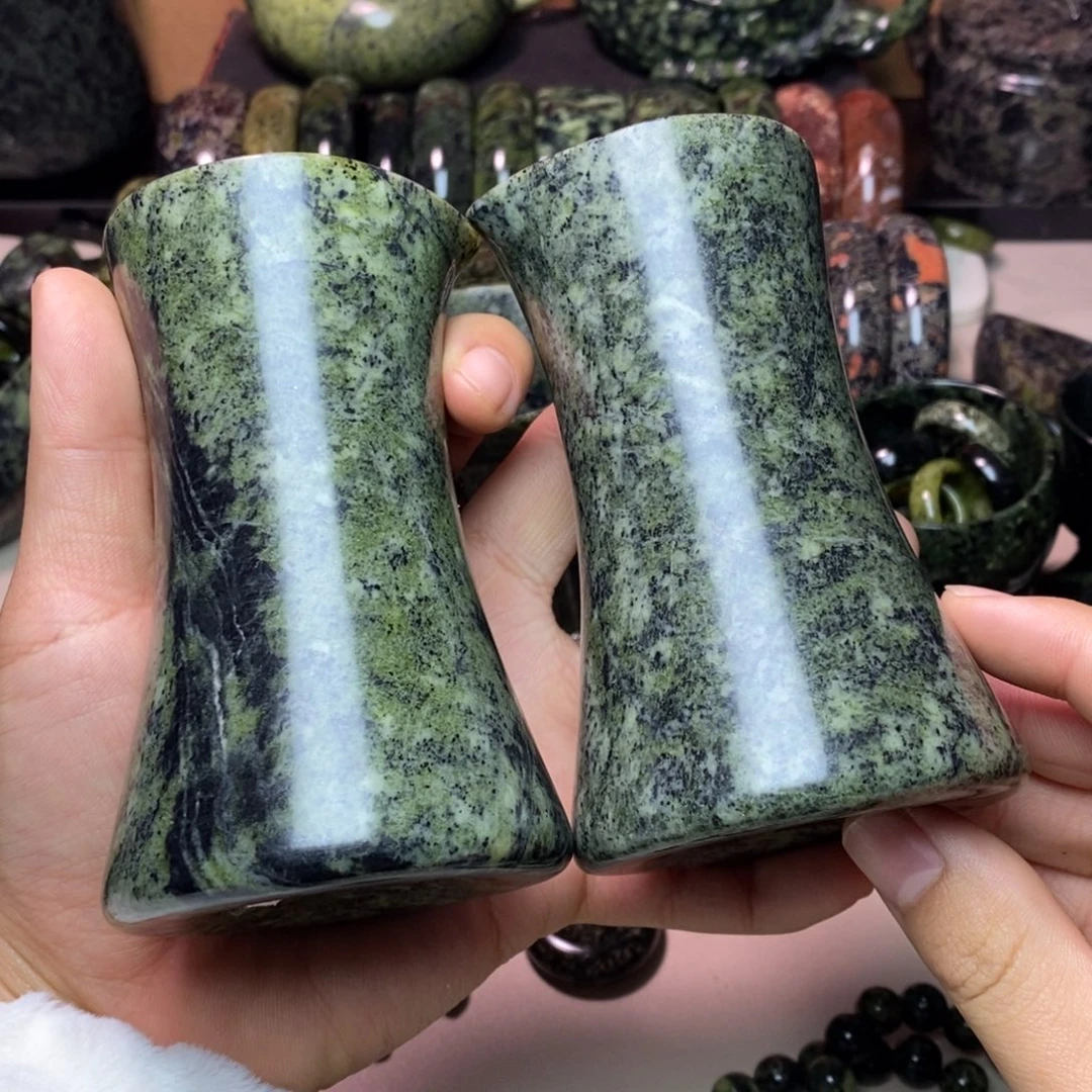 大***花蛇纹石玉未镶嵌项链