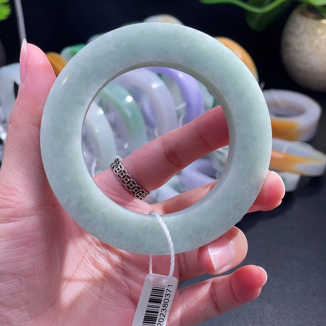 未镶嵌翡翠手镯定制翡翠