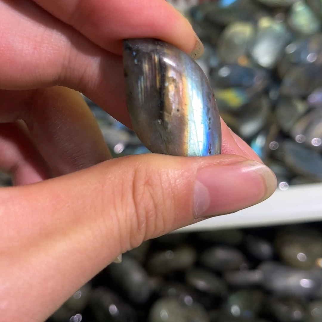 拉长石吊坠  未镶嵌繁****月