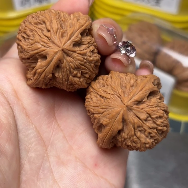 文玩核桃吊坠40-35898-02