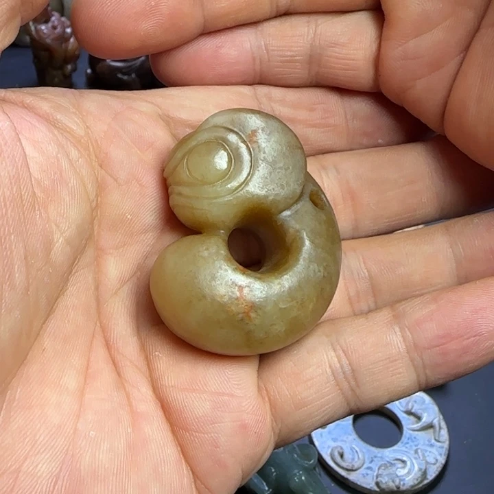 秦***飞和田玉未镶嵌挂件