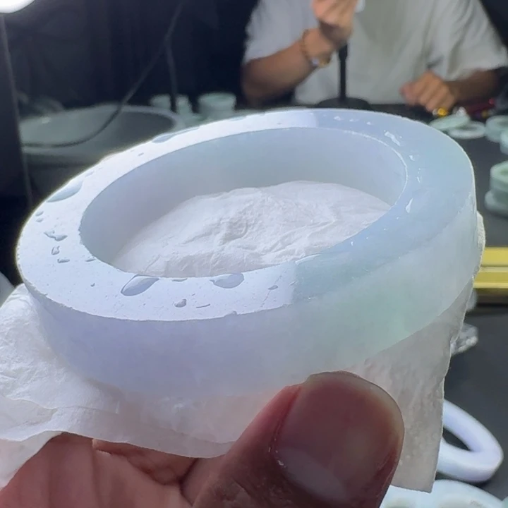 未镶嵌手镯定制翡翠