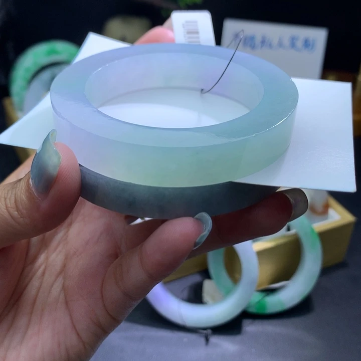 未镶嵌翡翠手镯定制翡翠