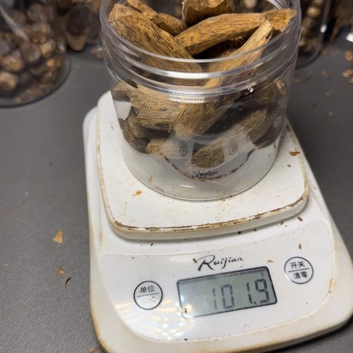 F***r树脂制品海南老料树101克
