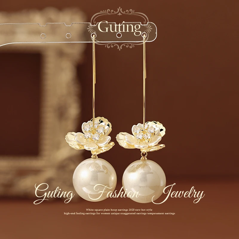 铜合金合成锆石耳饰 21937金色花朵珠珠耳钩女2025新款耳钉耳饰