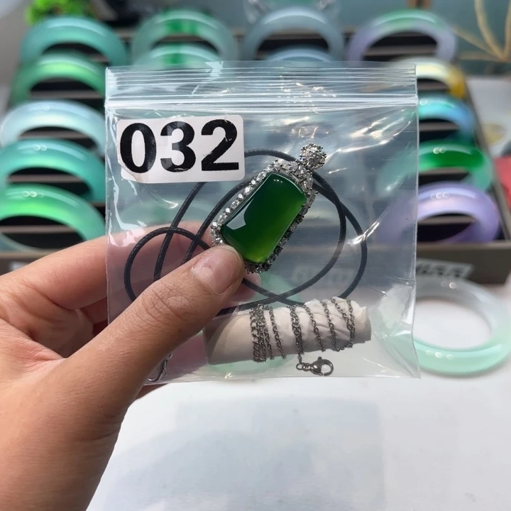 玉天****哟时尚飘花手镯032