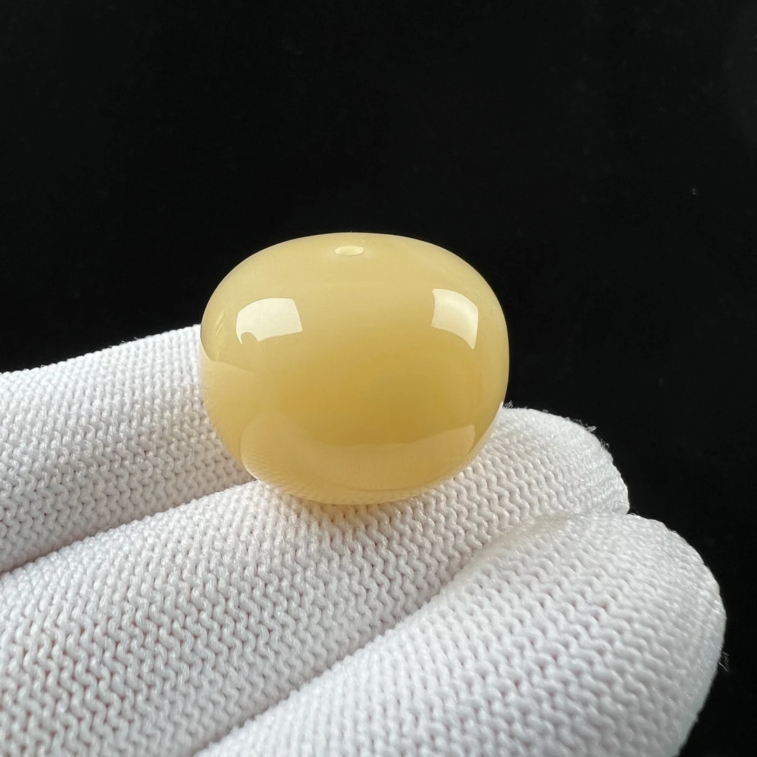 Y4505天然原矿蜜蜡 鸡油黄飘花墩子 23*18mm抖音基地质检发货