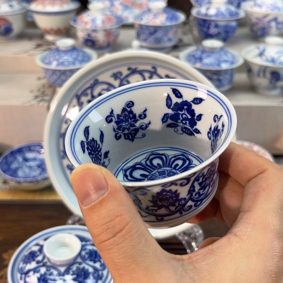 双勾线缠枝莲主人杯