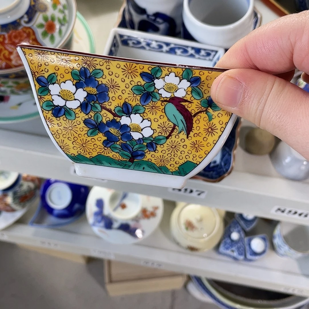 瓷片哈哈哈我在床下躺在你身里睡