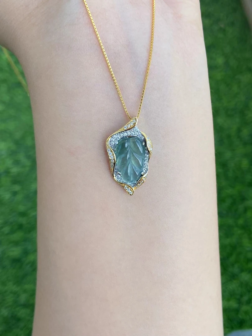 天然玉石正品翡翠豪华小众叶子百搭吊坠赠S925银链（多样性发一件）