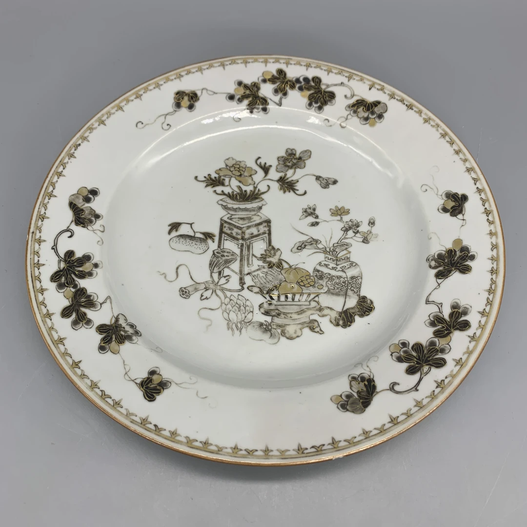 62511082*清乾隆墨彩博古纹盘/瓷器六/江苏省文物总店/MM