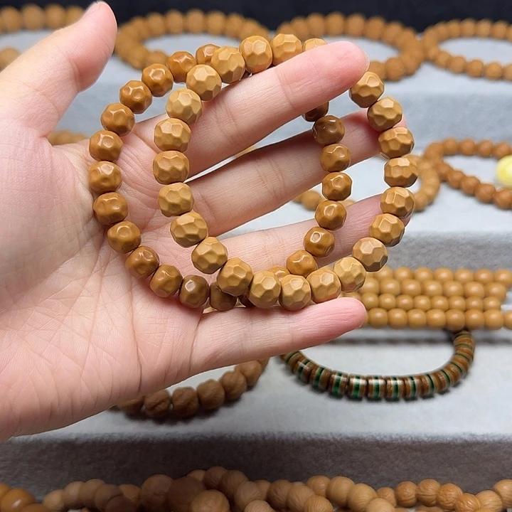 猴头核桃手串瑕疵介意勿拍，无相75 奶酪70