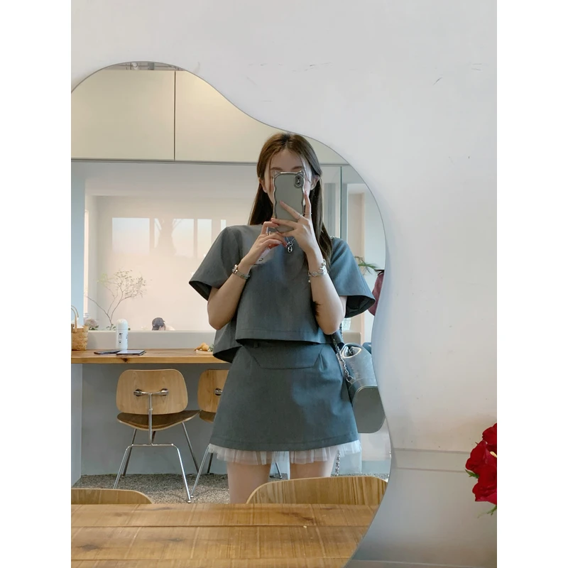 萌萌Ja] 休闲miu系 夏日贵气系带上衣蕾丝拼接半裙灰色套装女