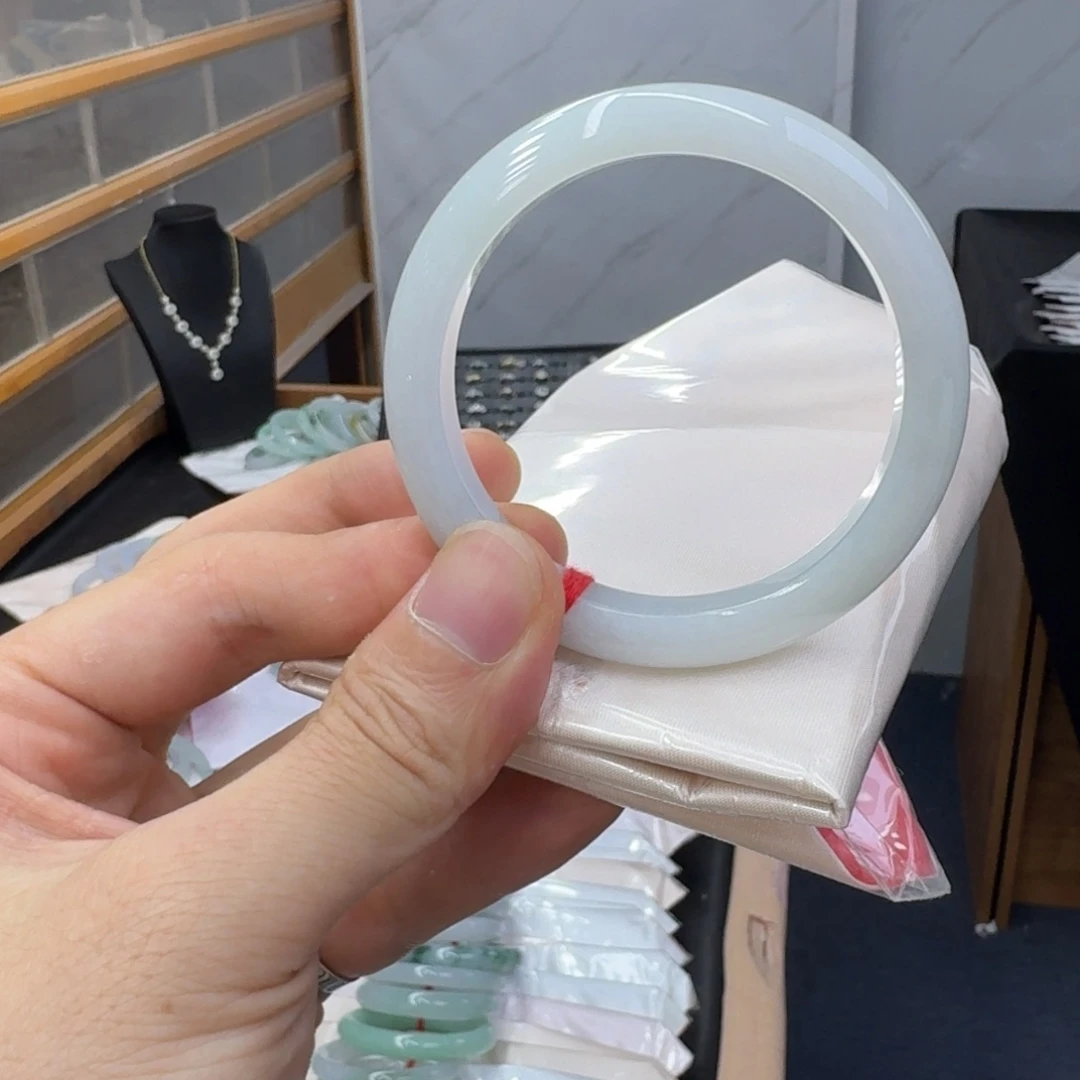 翡翠未镶嵌手镯翡翠