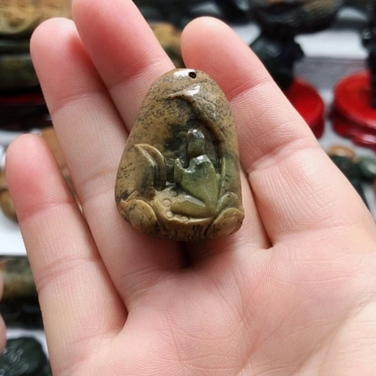 岫岩河磨玉（透闪石质玉）挂件未镶嵌