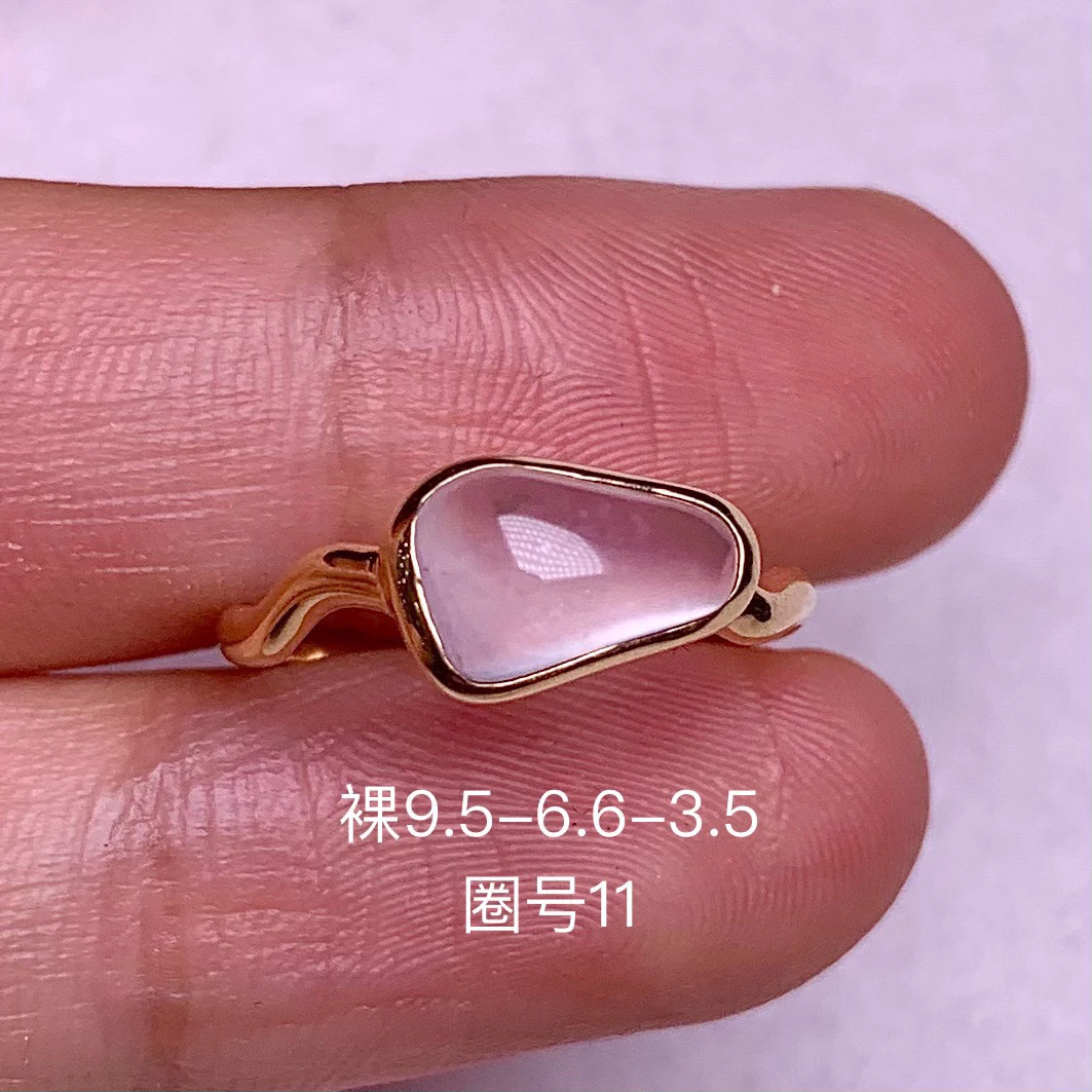 高冰福瓜翡翠戒指 冰清玉润 钢味十足 品质一流 镶嵌精致