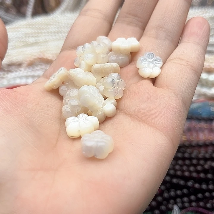 未镶嵌玛瑙/玉髓珠宝半成品3个13mm左右白蝶贝花